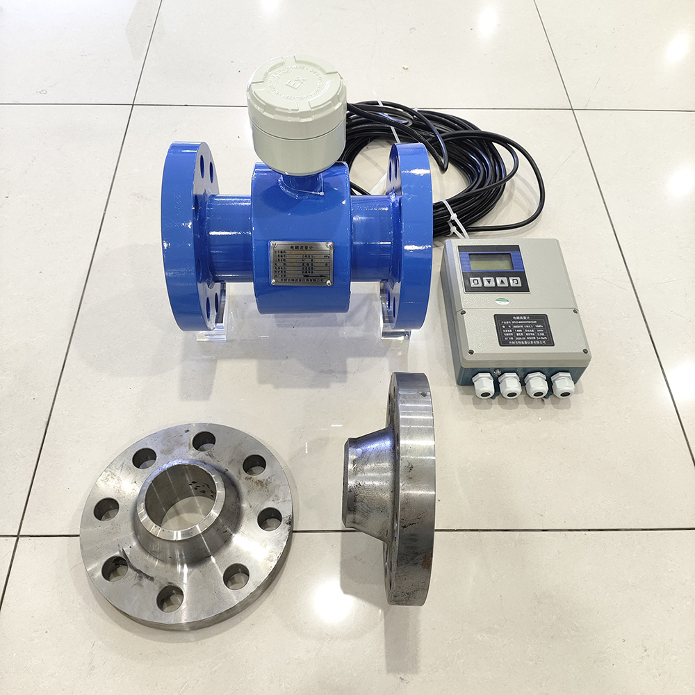開封百特220V供電分體流量計(jì)，DN80，聚氨酯襯里，碳化鎢電極(含配對(duì)法蘭)2.jpg